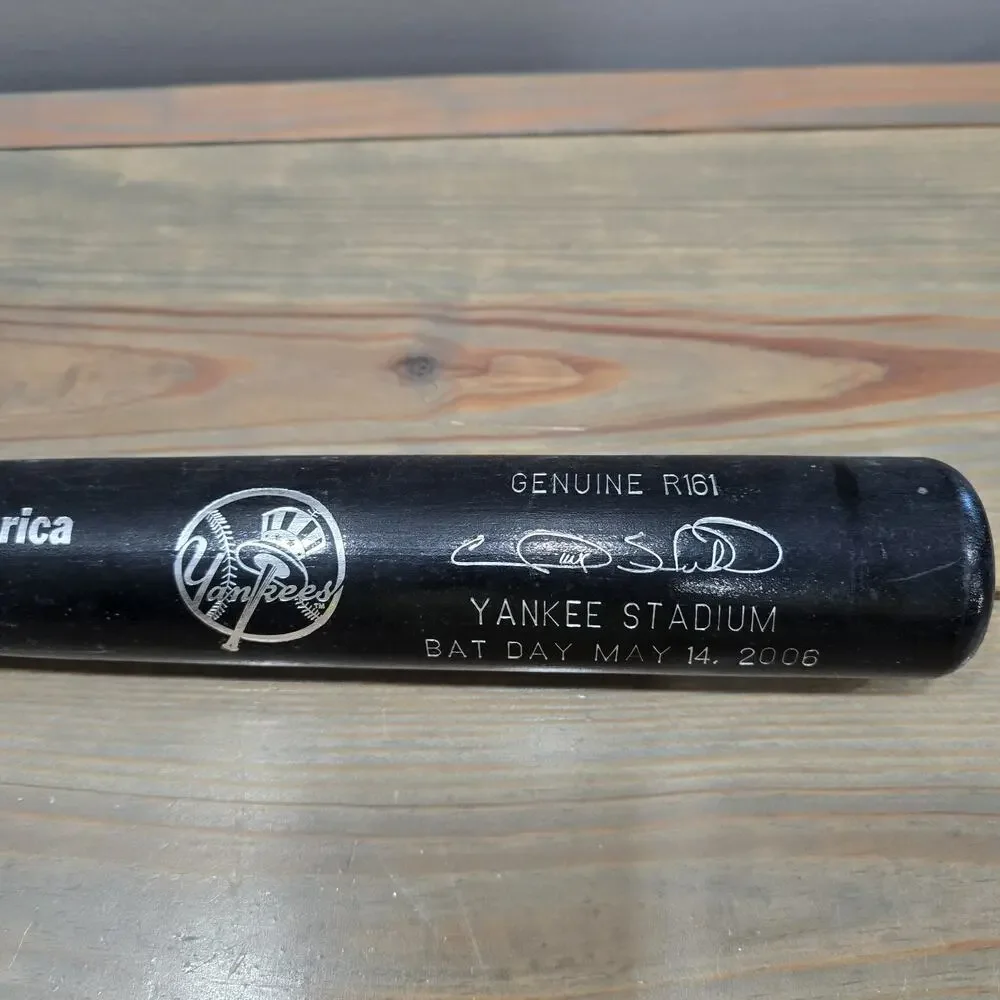 2006 NY Yankees Bat Day Louisville Slugger Genuine R161 Gary Sheffield SGA Black